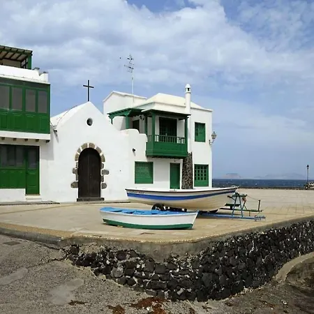 La Caleta Sleeps 2 Wifi